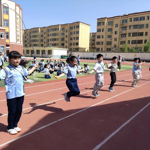 童心跳跃，活力绽放——逸夫实验小学本校三年级跳绳比赛