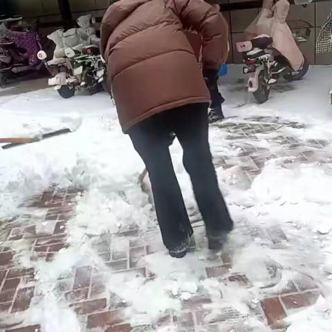 大雪纷飞美如画·物业扫雪篇