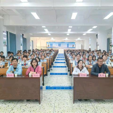 双百聚力，共护青少年身心成长 ——2025年“凝聚志愿微光 共筑健康港城”暨“双百行动”健康进八中联盟行动纪实