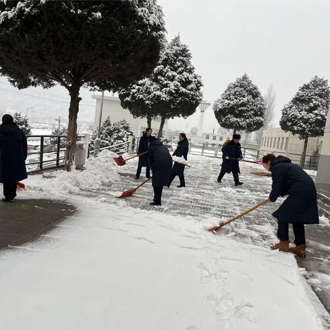 【子长车站】以雪为令，“浴雪”奋战