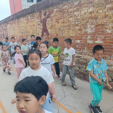 二小附属幼儿园《走进小学》