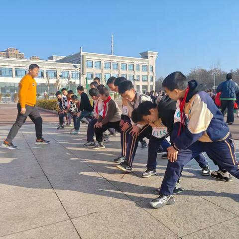 冬日暖阳 青春飞扬 ﻿利通区第十八小学“奔跑吧·少年”2024年冬季越野赛纪实