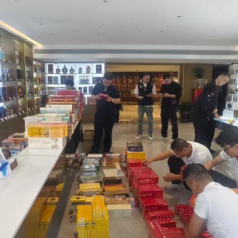 市区一局靶向整治重点区域 净化卷烟市场环境