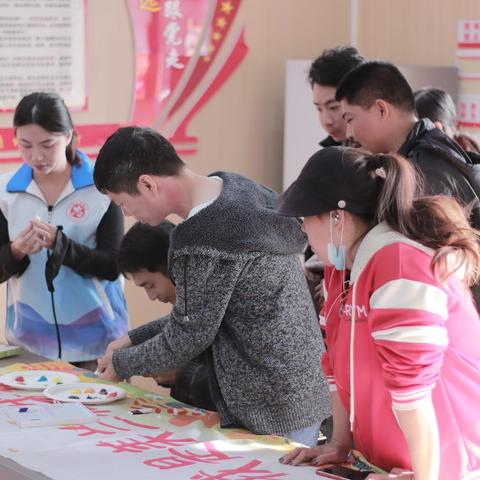 手印绘温暖，秋日礼包伴你行志愿服务活动