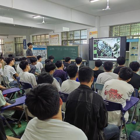 推门听课观常态，深根课堂促提升—记东方市职业技术学校信息综合科组推门听课活动