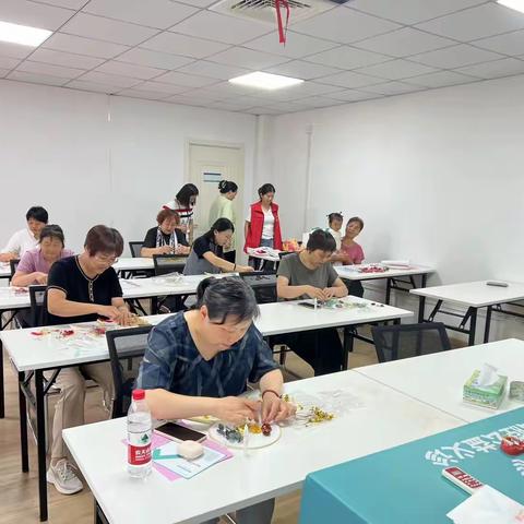 【幸福历城·群众满意】秋风拂面       制扇至美
