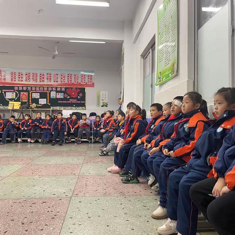 东城小学二年级165“挫折及压力应对”宣讲班会