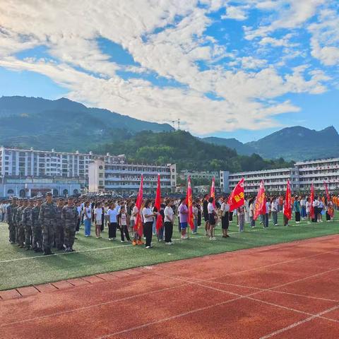 石阡第一初级中学应急疏散演练与自救技能学习活动