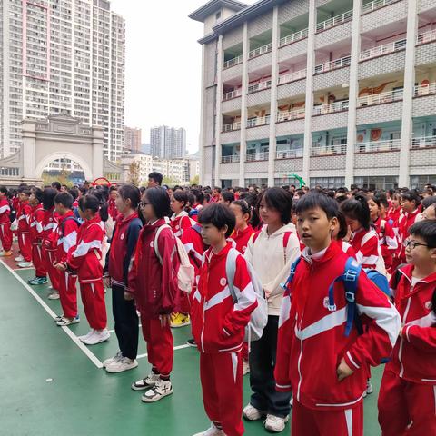 铜仁市逸群小学六年级“增强国防观念，树立爱国情怀”爱国教育主题研学