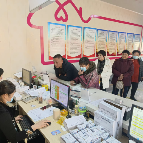 诸福屯社区巾帼志愿者为社区居民开展更换第三代社保卡活动