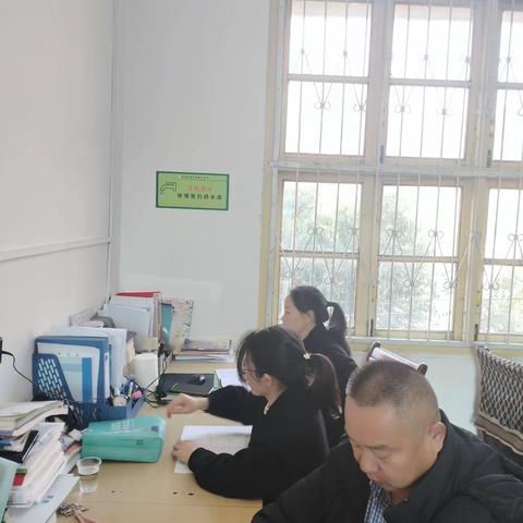 楼下中学英科组期末复习教学工作研讨