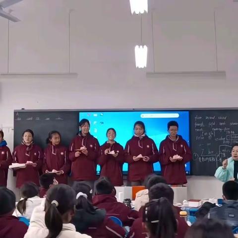 【甘棠学校】让蜡烛化替所有灯  让月亮代替所有梦——三门峡市外国语高级中学教育集团甘棠学校传递快乐  分享甜蜜