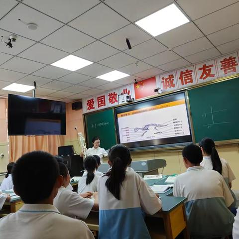 引领教学前沿，共享教育智慧--149团中学举行交流教师及青蓝工程师傅示范课交流活动