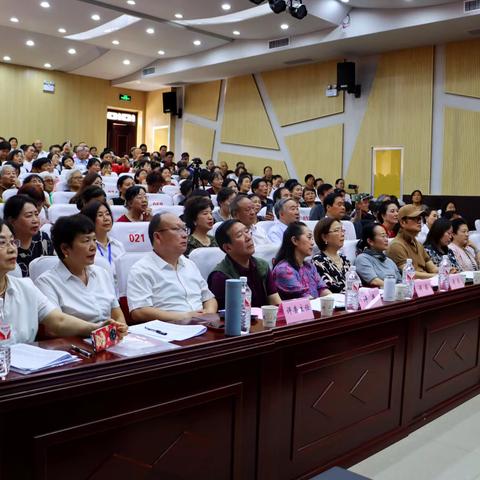 讴歌伟大时代 “银龄”唱响长安