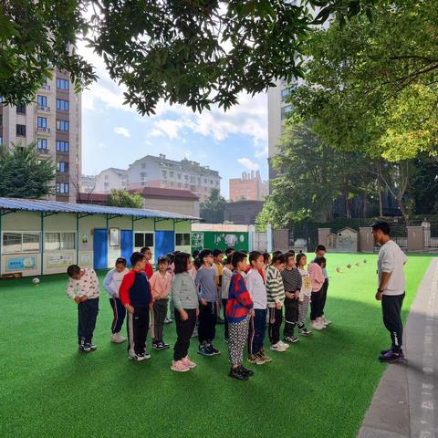 展体育课堂风采 促孩子健康成长——福州市朝阳小学体育组教研活动