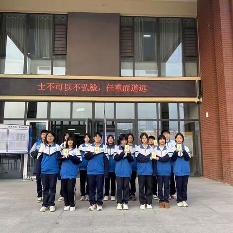 一中附属|争创文明 争当标兵——初二年级表彰优秀内务宿舍