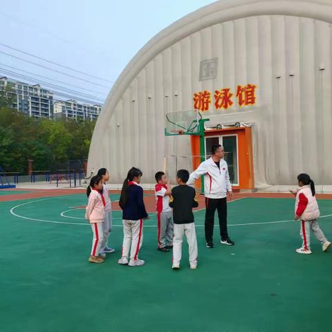 以手球之名，展青春风采