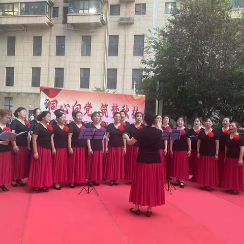 【太乙·永宁和乐】红心永耀·薪火相传——太乙路街道永宁苑社区联合华龙物业秋林苑小区举办庆七一文艺汇演