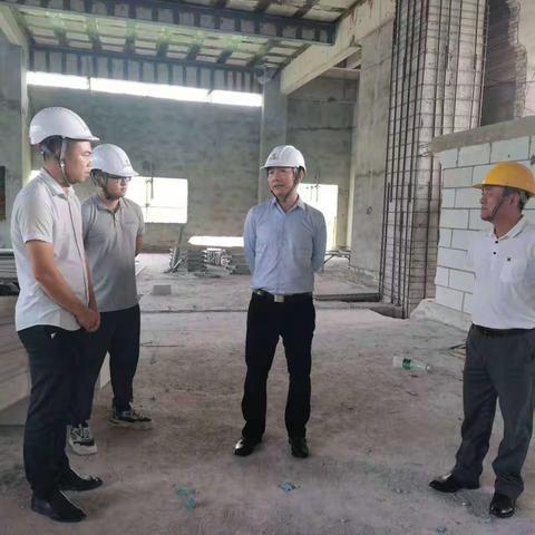 昌江县委常委吴增荣暗访住建系统安全生产工作