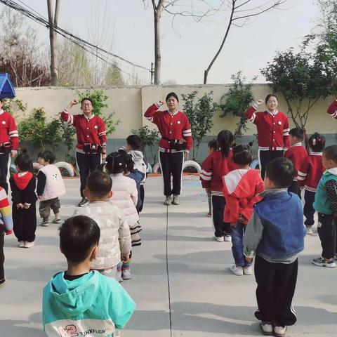 艺菻幼儿园展旗仪式