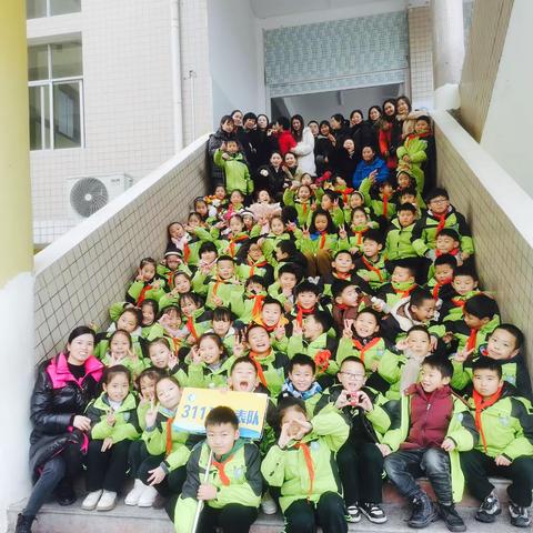 来凤县第二实验小学311班 劳动实践课  《做饭小能手，我是快乐小学生✊》