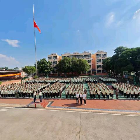 覃塘一中2025年七年级新生适应性训练