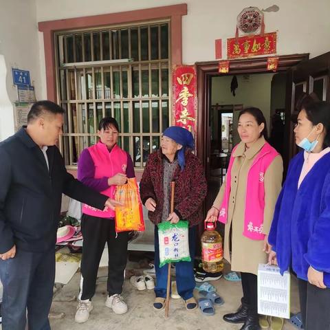 节日暖心行，温暖送到家——荣邦乡开展春节慰问计生困难家庭活动