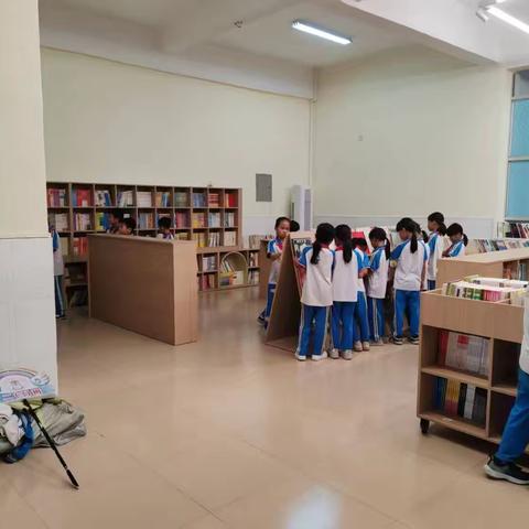 校园里的阅读时光