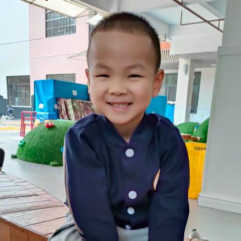 雅源幼儿园秋季学期中一班范明朗小朋友成长档案