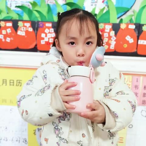 雅源幼儿园秋季学期中一班郑舒炣小朋友成长档案