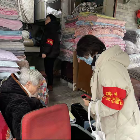 水文一社区组织志愿者垃圾分类入户宣传
