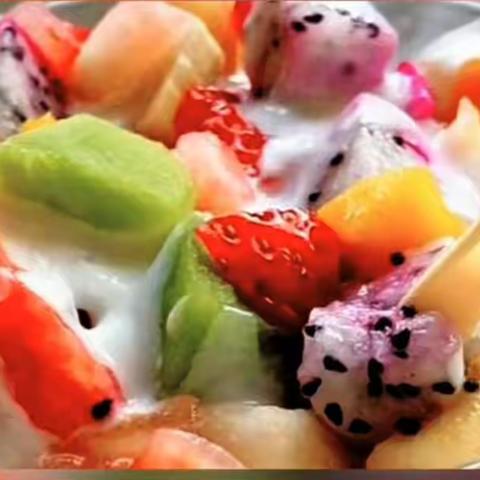 English club——Make fruit salad