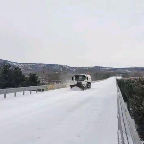 晋城公路分局精准清雪保春运