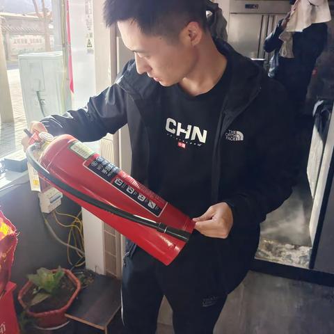 七里村消防所高级中学消防检查
