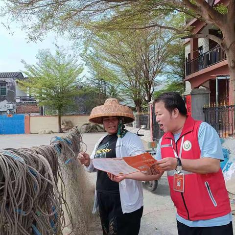 感城镇网格员开展“套代购”反走私宣传活动