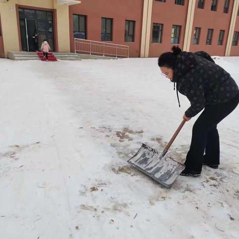 以师爱铸师魂