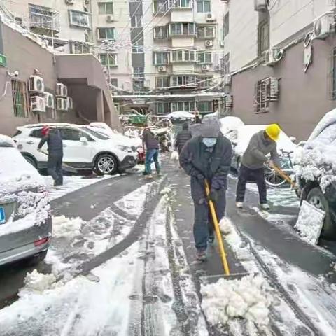 【全力应对强寒潮降雪天气，历下区住建局多举措保障老旧小区改造项目安全防范工作】