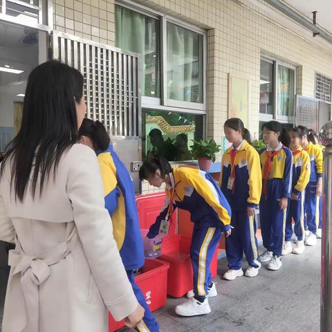 春风有信，花开有期——四会市东城中心小学开学第一天托管纪实