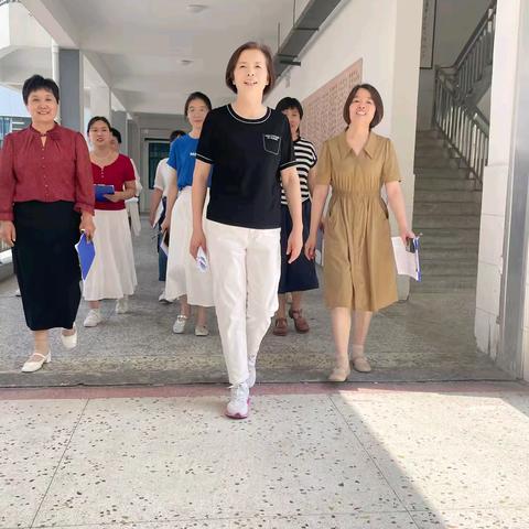 品读经典 声韵留香 ——砀山县晨光小学六年级组经典诵读活动