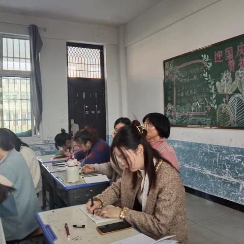 展课堂风采，促教师成长—息县第五小学英语组教研活动