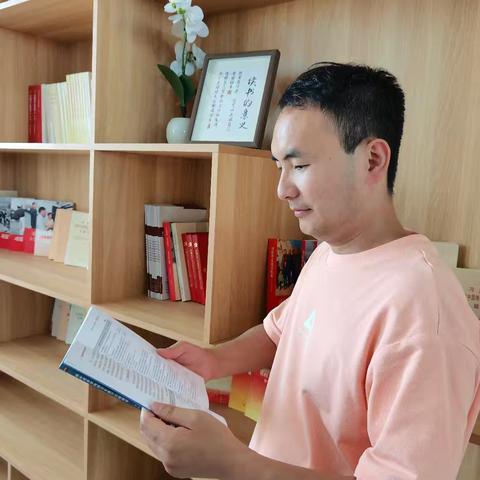 书香润心，以爱育人 | 共读《点亮生命灯火》，汲取教育智慧