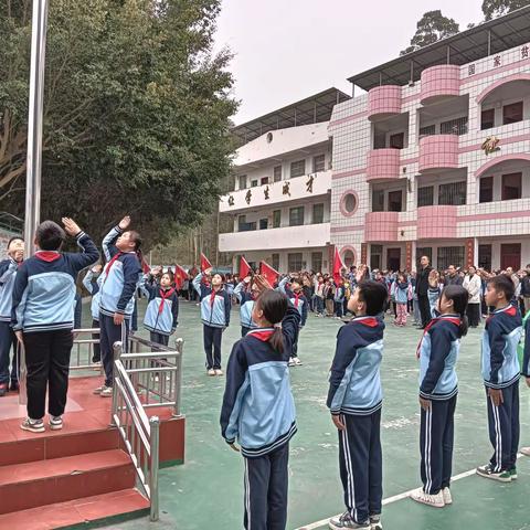 “朝气蓬勃新学期，‘龙腾’万里向未来——右江区阳圩镇中心小学第二周工作回顾