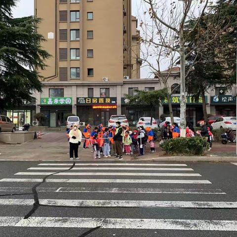 朝阳小学二年级二班执勤护卫队