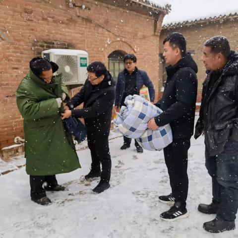 大河道乡全民齐心清冰雪 走访慰问暖民心