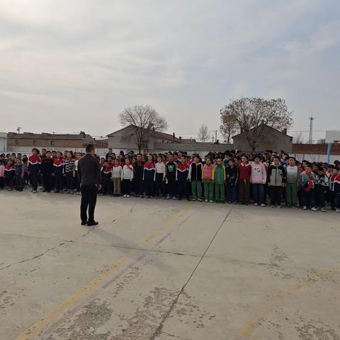 🧑‍🚒消防演练🧯，防患未“燃”🔥——东辛庄小学消防演练