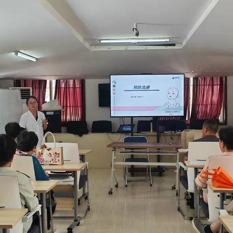 【治荟明湖·聚慧县东】健康入秋 预防先行——大明湖街道县东巷社区开展秋季流感预防科普活动