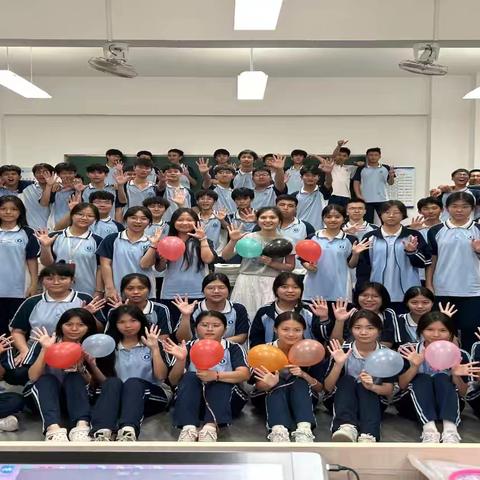 携手赴秋约，共育栋梁材 —— 高二年级家长会纪实