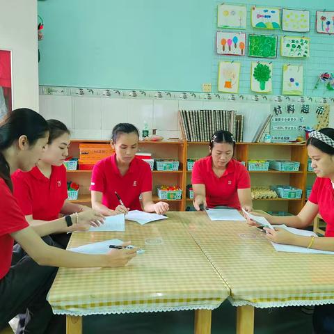 小班语言、科学活动《玉米成长小数据》