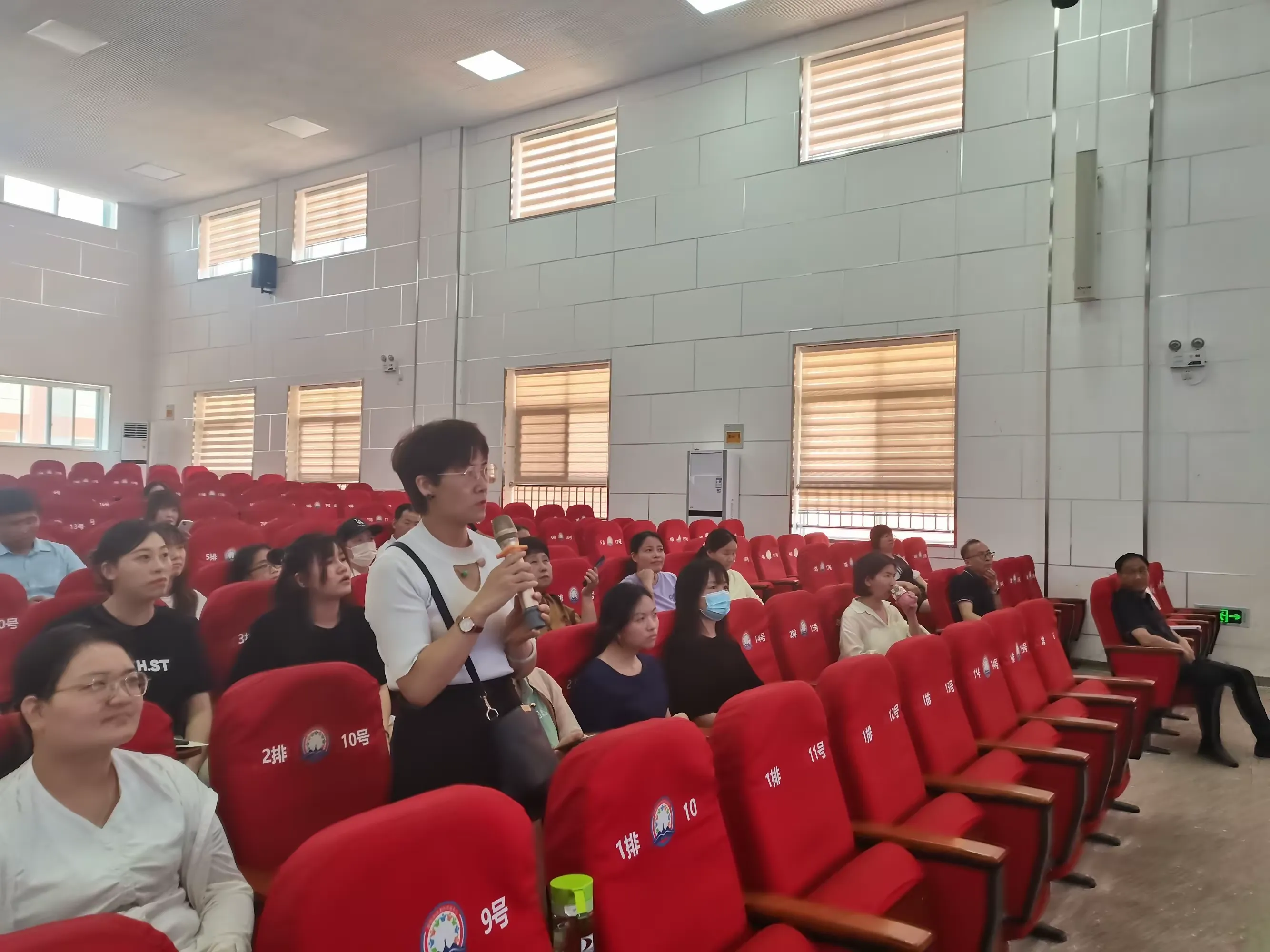 简篇-《养良好习惯 做智慧父母》主题讲座:家校携手,助力成长!