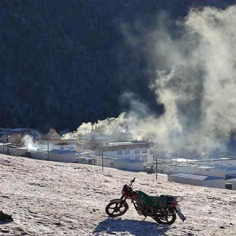 ཆུ་དམར་ལེབ་རྫོང་། རྒྱལ་ཁབ་སྤྱི་གླིང་དང་། འབའ་དགོན་ཡུལ་ཚོ། གཏེར་ཆུ་སྡེ་བའི་འགོ་ཁྲིད་རྣམས་ཀྱིས་སྒྲིག་བ